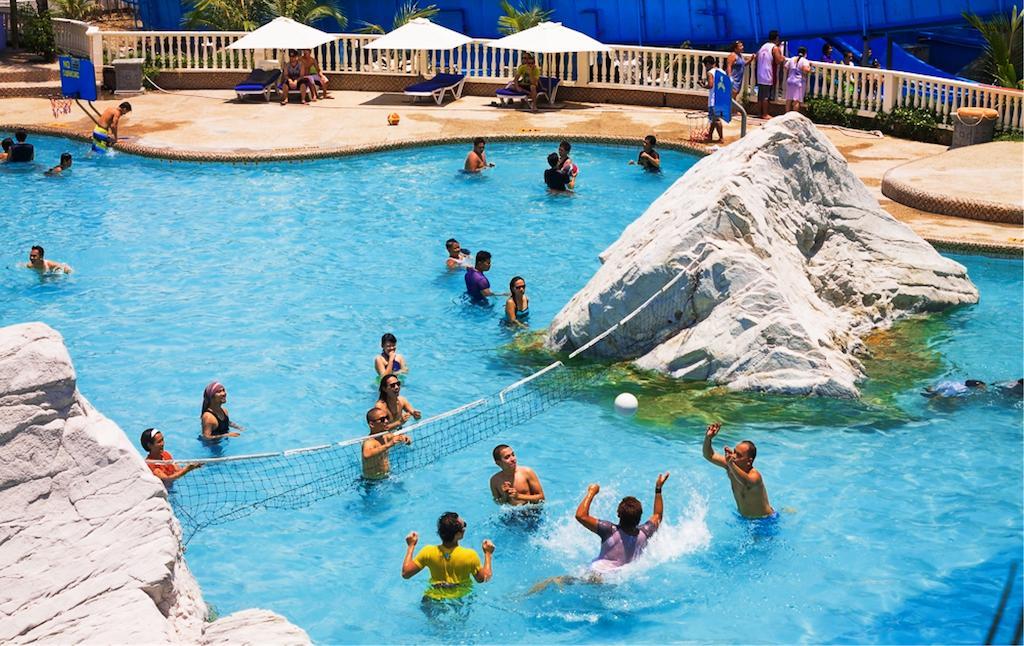 Whiterock Beach Hotel And Waterpark Subic Bay Eksteriør billede